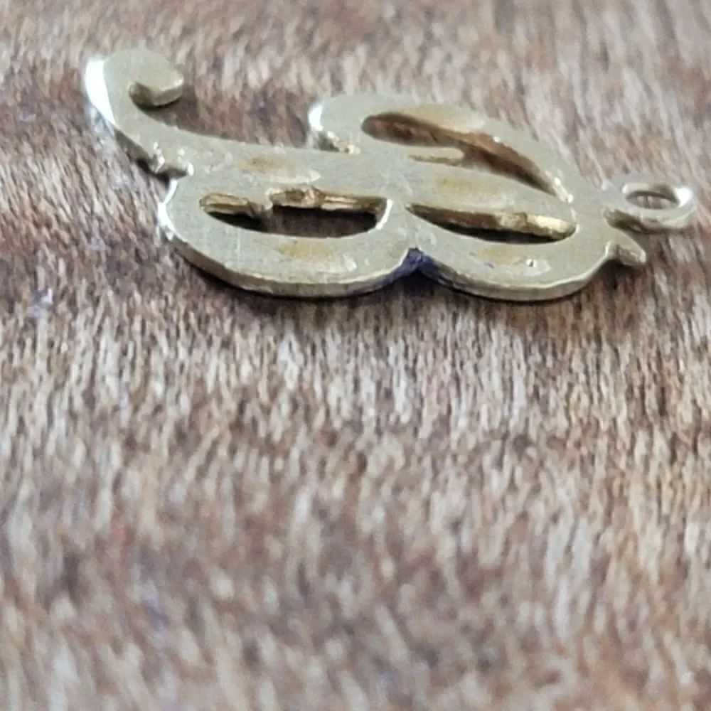Cursive Capital Letter B 14k yellow gold mini pendant fine jewelry mother annive - Picture 2 of 4